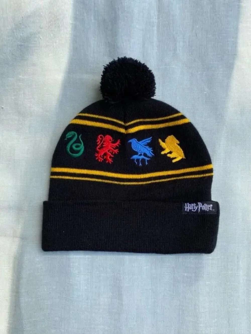 NWT Bioworld Harry Potter Hogwarts houses varsity knit beanie & scarf set